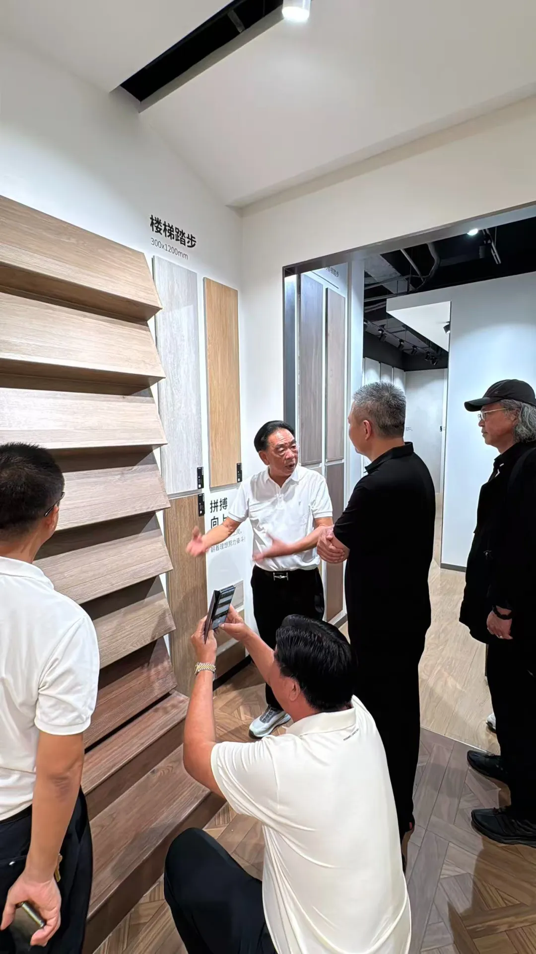 破界现场直击 | KT瓷砖陶博会首日盛况全记录！