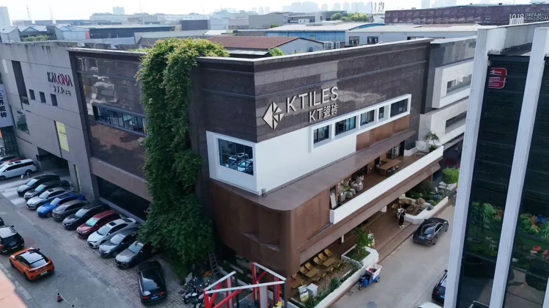 破界现场直击 | KT瓷砖陶博会首日盛况全记录！